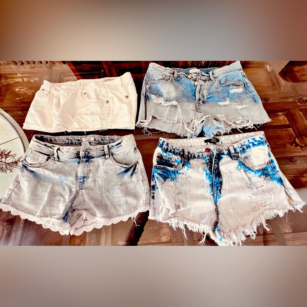 4 pcs of denim sexy shorts